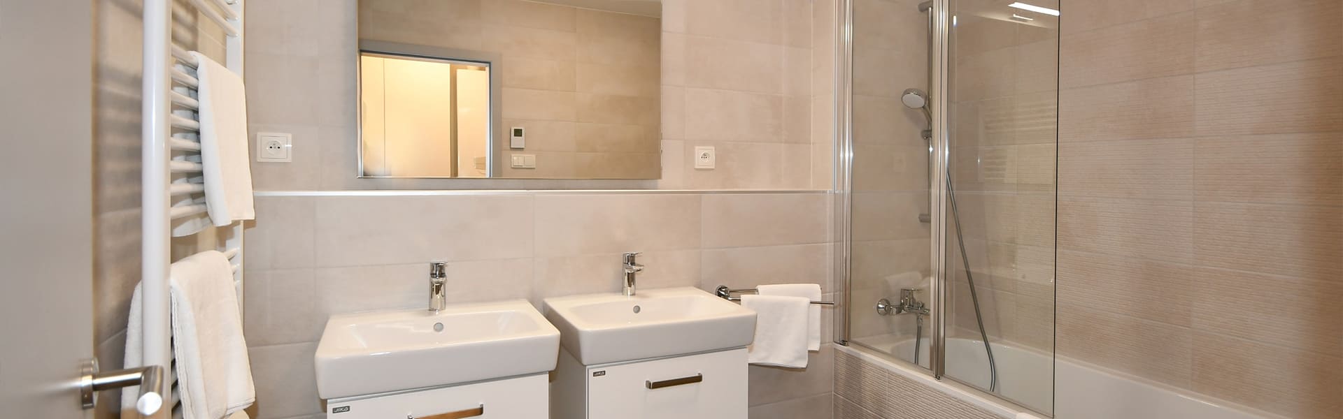 koupelna - EFI Residence Holzova 28****